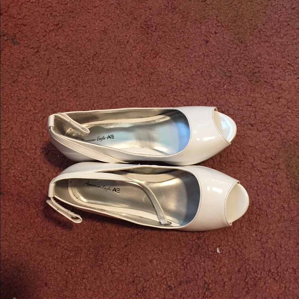 American Eagle girl shoes.